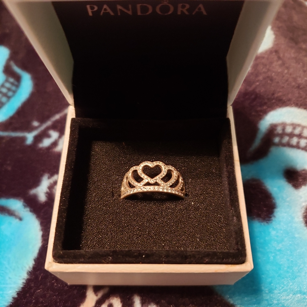 Pandora Hearts Tiara Ring